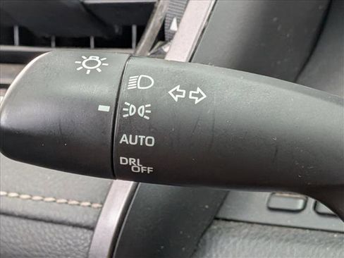 Used 2024 Toyota Camry SE image 7