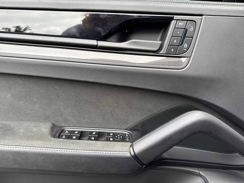 Certified 2025 Porsche Cayenne GTS image 12