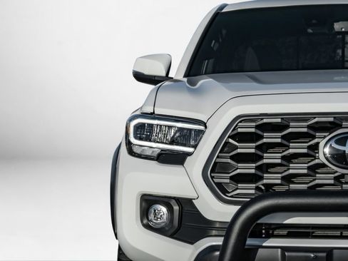 Used 2023 Toyota Tacoma TRD Off-Road image 49