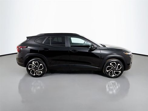 Used 2024 Chevrolet Trax RS w/ Driver Confidence Package image 8