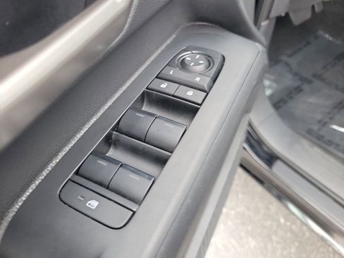 Used 2024 Toyota Tacoma TRD Off-Road image 17