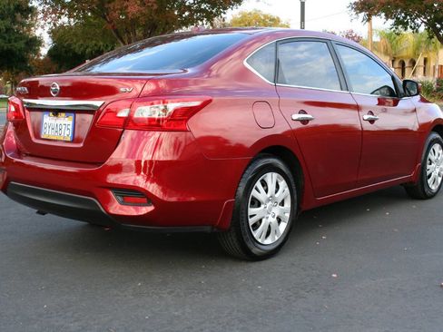 Used 2019 Nissan Sentra SV image 5