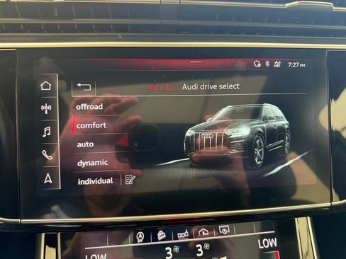 Used 2020 Audi Q7 2.0T Premium Plus w/ Premium Plus Package AWD/4WD image 48