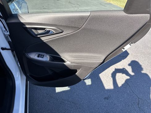 Used 2024 Chevrolet Malibu LT image 30