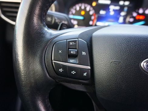 Used 2020 Ford Explorer XLT w/ Equipment Group 202A image 8