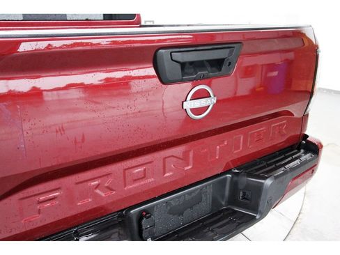Used 2025 Nissan Frontier SV w/ SV Convenience Package RWD image 9