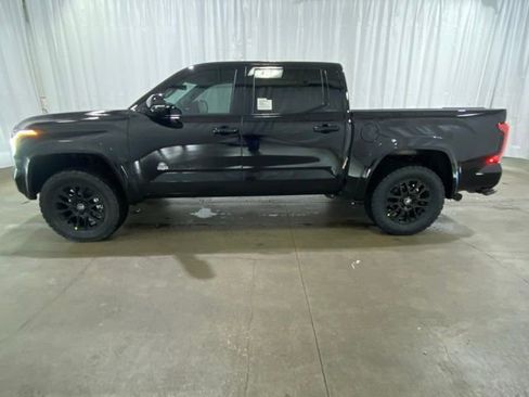 New 2026 Toyota Tundra Limited AWD/4WD image 7
