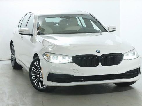Used 2020 BMW 530i xDrive w/ Premium Package image 2