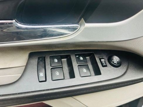 Used 2011 Chevrolet Equinox LS w/ Bluetooth Package FWD image 11