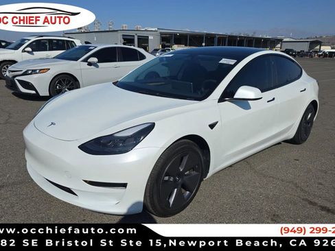 Used 2023 Tesla Model 3 Standard Range image 1
