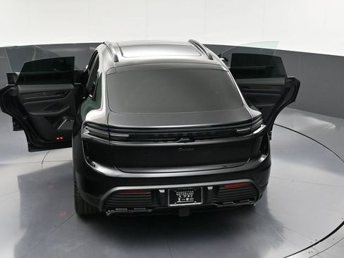 Certified 2025 Porsche Macan Turbo Electric image 38