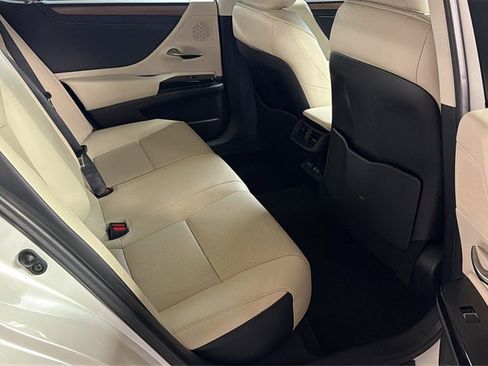 Certified 2023 Lexus ES 250 w/ Premium Package image 14