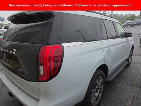 Used 2025 Ford Expedition Active AWD/4WD image 6