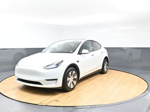 Used 2023 Tesla Model Y Long Range AWD/4WD image 5