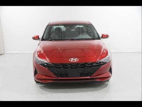 Certified 2023 Hyundai Elantra SEL w/ Convenience Package FWD image 2