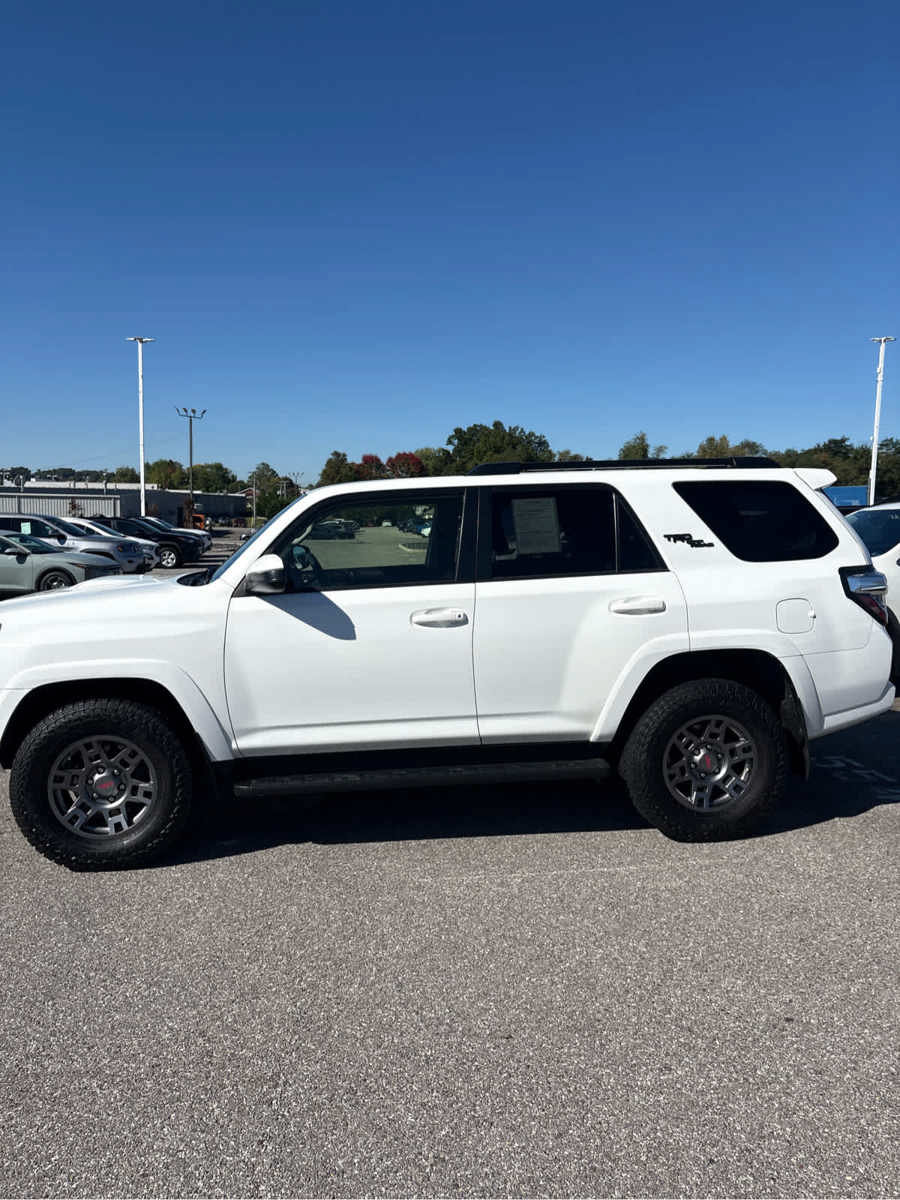 Used 2019 Toyota 4Runner TRD Off-Road AWD/4WD image 30