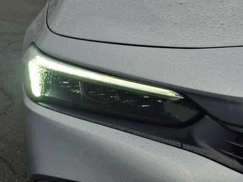 Used 2024 Honda Civic Touring image 9
