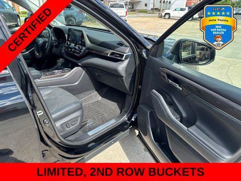 Certified 2021 Toyota Highlander Limited FWD image 12