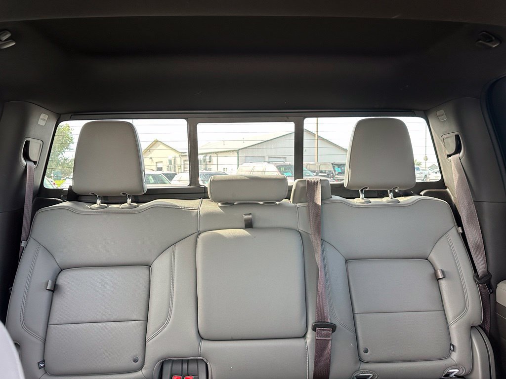 Used 2023 GMC Sierra 1500 SLT w/ SLT Premium Package AWD/4WD image 32