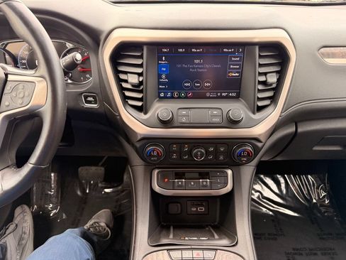 Used 2021 GMC Acadia Denali w/ Denali Technology Package FWD image 21