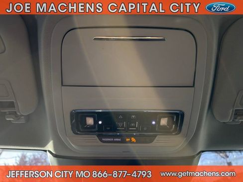 Used 2022 Lincoln Corsair AWD w/ Premium Package image 16