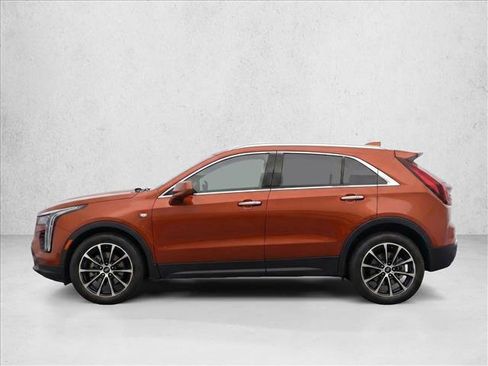 Used 2021 Cadillac XT4 Luxury w/ Cold Weather Package AWD/4WD image 4
