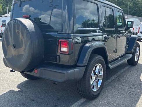 Used 2019 Jeep Wrangler Unlimited Sahara w/ Cold Weather Group AWD/4WD image 7