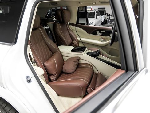 Used 2026 Mercedes-Benz Maybach GLS 600 4MATIC image 35
