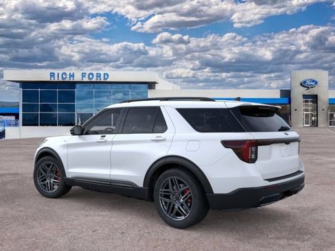 New 2026 Ford Explorer ST-Line w/ ST-Line Street Pack AWD/4WD image 4