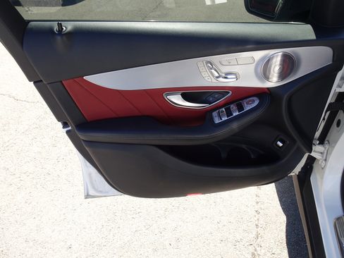 Used 2021 Mercedes-Benz GLC 300 4MATIC image 13