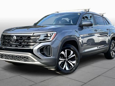 Used 2024 Volkswagen Atlas Cross Sport SE image 1
