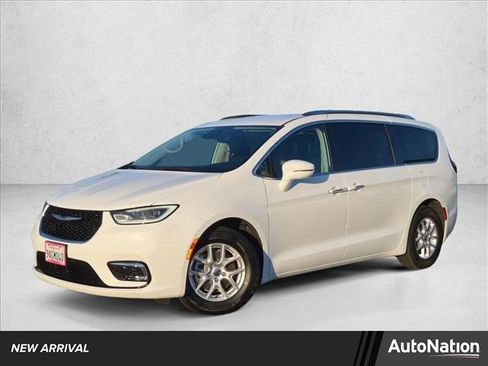 Used 2021 Chrysler Pacifica Touring-L w/ Uconnect Theater Family Group FWD image 1