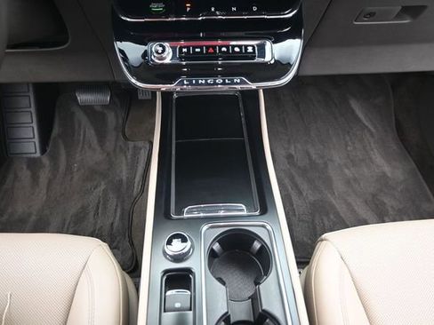 Used 2024 Lincoln Corsair AWD w/ Equipment Group 101A image 8
