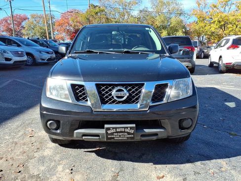 Used 2019 Nissan Frontier SV image 11