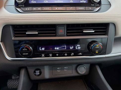 Certified 2025 Nissan Rogue SV AWD/4WD image 13