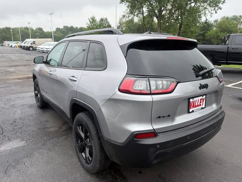 Used 2021 Jeep Cherokee Latitude Plus AWD/4WD image 6