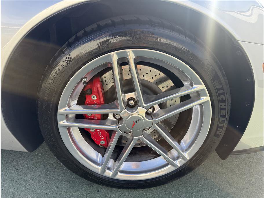 Used 2006 Chevrolet Corvette Z06 w/ Preferred Equipment Group RWD image 21