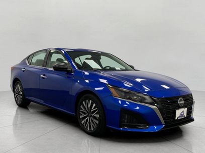 Used 2025 Nissan Altima 2.5 SV