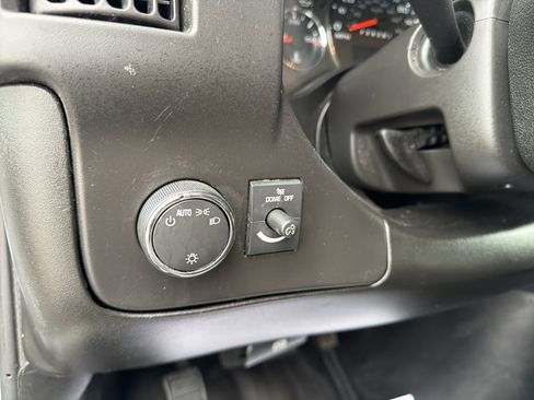 Used 2024 Chevrolet Express 2500 w/ Driver Convenience Package image 15