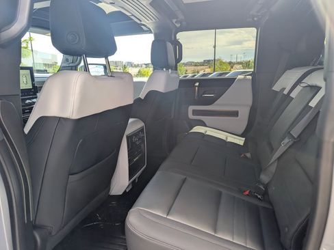 Used 2024 GMC Hummer EV 2X w/ LPO, Illumination Package AWD/4WD image 18