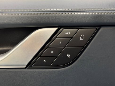 Used 2022 Porsche 911 Carrera image 16