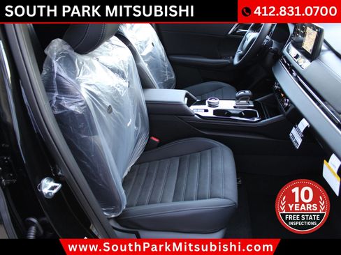 New 2026 Mitsubishi Outlander LE image 14