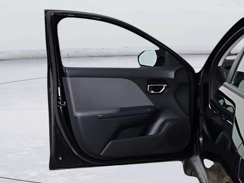 Certified 2025 Kia K4 EX FWD image 38
