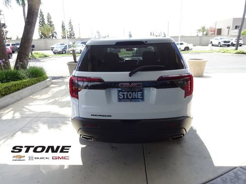 Certified 2023 GMC Acadia SLE w/ Driver Convenience Package FWD image 6