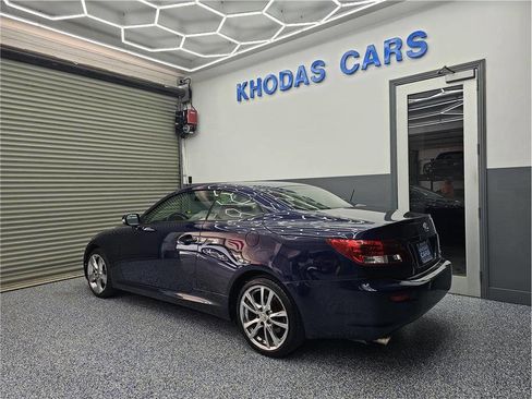 Used 2011 Lexus IS 250C image 3