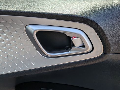 Used 2024 Kia Soul LX w/ Option Group 015 FWD image 32