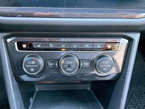 Used 2021 Volkswagen Tiguan SE R-Line image 18