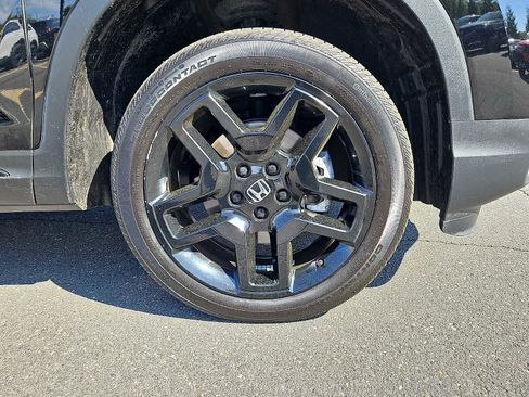 Used 2025 Honda Passport Black Edition image 9