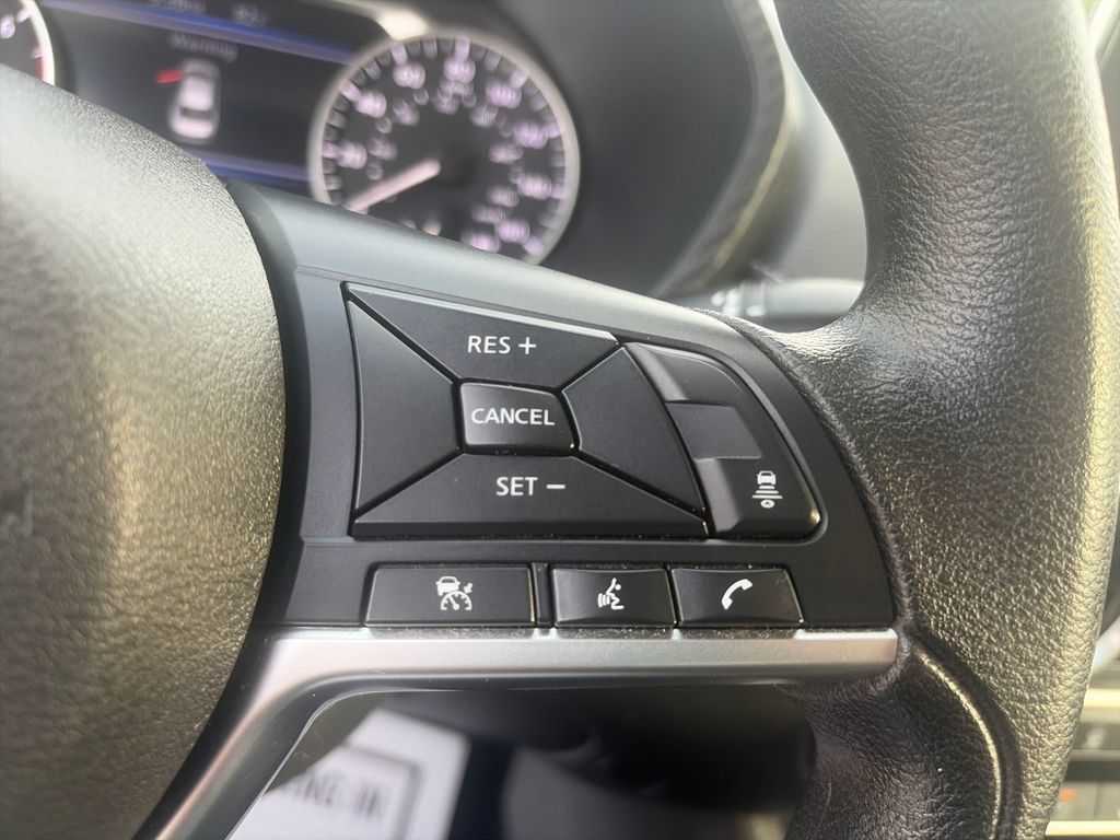 Used 2024 Nissan Sentra SV FWD image 33