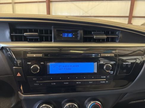 Used 2015 Toyota Corolla L image 17